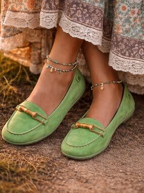 Born Green leather Bamboo Loafers Women’s Size 8 Boho Preppy Comfort Flats